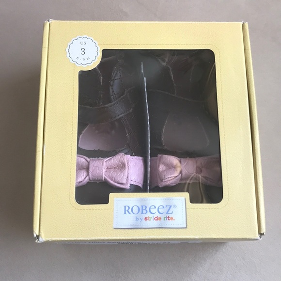 Robeez - new in box 6-9M - Picture 2 of 4